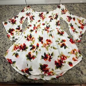Fashion Nova White Floral Blouse Size Small